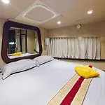 Luxury Yachts - Jumeirah
