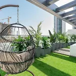 Unique Apt With Private Jacuzzi In Dubai