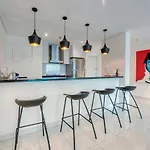 Maison Privee - Aesthetic Apt With Stunning View In Luxurious Building