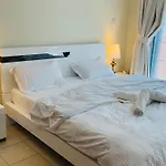 Newly Furnished Cozy One Bed Room Apartment 2 Bathroom City View