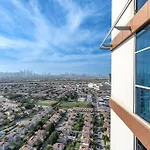 High-Floor Studio With Panoramic Marina Views