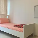 Octavius Holiday Home, Large 2 Bedroom Apartment Near Global Village & Outlet Mall