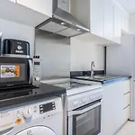Full Golf View Studio In Damac Hills - Host & Stay
