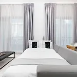 Ultimate Stay / Burj Khalifa View / Downtown / 3 Beds Luxury / 2 Balconies