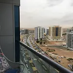 Octavius Holiday Homes, Spacious 2 Bedroom Apartment, Dubai Skyline & Burj Khalifa View