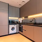 Stunning 1 Bed With Burj Khalifa & Canal View