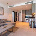 Stunning 1 Bed With Burj Khalifa & Canal View