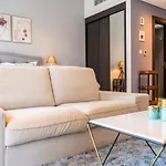 Prime Stylish Studio With Marina Views