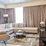 Stunning Paramount Hotel Apartment B19