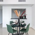 The Smart Concierge - Silverene