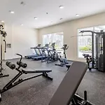 Contemporary Studio With Balcony I Fast Wi-Fi