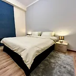 Dubai Marina Seaview Apartment