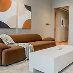 Aya Boutique - Cozy 1Br Apartment With Panoramic City Views