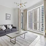 Stonetree - Bright & Modish 1Br Apartment