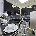 Luxury Botanica Studio Apartment 75