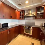 DOWNTOWN STUDIO WITH BOULEVARD VIEWs