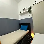Partition Room 3 Mins To Mashreq Metro