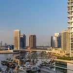 Waves Holiday Homes - Premium 1Br Apartment Overlooking Burj Khalifa