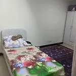 Lady\'S Bedspace