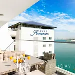 Lux - Opulent Island Suite Burj Khalifa View 2
