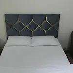 Ruby Star Hostel Dubai F2
