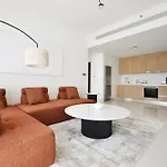 Experience Bliss 1Br Haven With Stunning Sea Views - 50Ab1