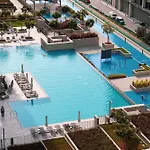 Burj Khalifa View, 2 Balcony W Lounge, Dubai Mall Access, Gym, Infinity-Pool, Playground, Bbq, Family Friendly