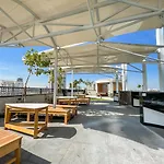 Breathtaking View Compact & Modern Spacious Studio