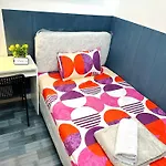 Deluxe Couple Partition Room In Tecom Near Metro