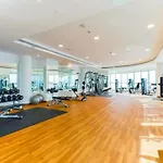 Luxury 1-Bedroom Oasis Near Downtown Dubai