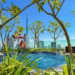 Super High Infinity Pool And Amazing Burj Khalifa View 3 Bedroom Apartment In Paramount Hotel Midtown