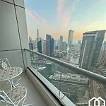 Stylish 2 Bedroom Apartment With Dubai Marina View