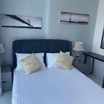 Trendy 1Br On Business Bay Canal
