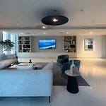 Luxe Living In Beachfront 2 Bedroom In Dubai Marina