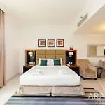Contemporary Spacious Studio Apt In Business Bay