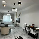 Stay In Heart Of Dubai Marina, Walk To Jbr! #3