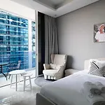 Canal Access Studio, 1 Min Walk To Business Bay Marina