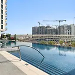 Amazing 2Br With A Lagoon View In Creek Harbour