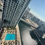 Deluxe Studio Business Bay - Canal View - Gym & Pool
