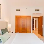Stylish Waterfront 2 Bed In Dubai Marina