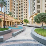 Cozy Pad In The Heart Of Dubai On Jbr Beach!