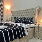 Master Room With Attach Bathroom Near Mall Of The Emirates