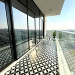 Cozy Apartment With Pool - 10 Mins From Dubai Marina