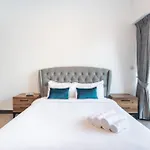 Sophisticated & Classy Stay At The Onyx
