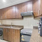 A-Living Cozy 1Br Retreat With Balcony & Burj Khalifa Views At Executive Tower-1702