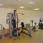 Huge Entire Apartment For With Free Pool, Steam & Sauna , Dubai