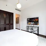 Luxurious Unique 2 Bed With Private Jacuzzi & Garden - Connected To Souk Al Bahar - Dubai Mall