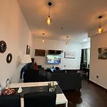 Sea View 1Br Apartment - Marina Pinnacle