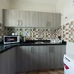 Hor Al Anz Star Residence - Home Stay