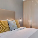 Globalstay Damac Towers By Paramount In Business Bay